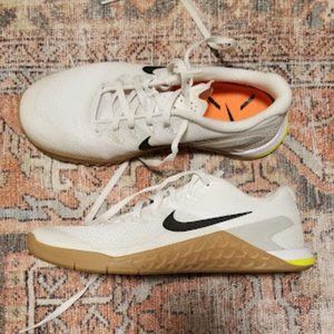 Nike Metcon 4 Cross Training/Weightlifting Shoe